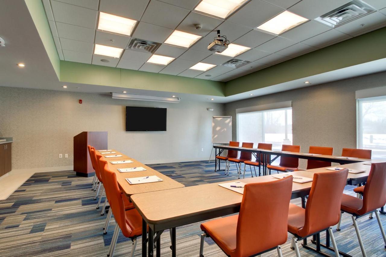 Holiday Inn Express & Suites Galesburg By Ihg Екстериор снимка