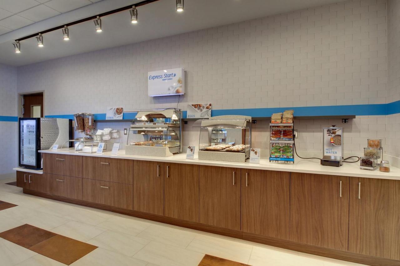 Holiday Inn Express & Suites Galesburg By Ihg Екстериор снимка