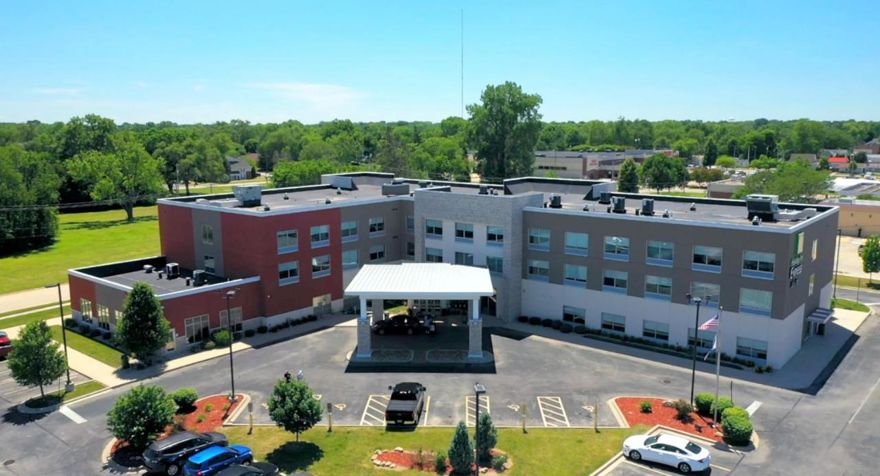Holiday Inn Express & Suites Galesburg By Ihg Екстериор снимка