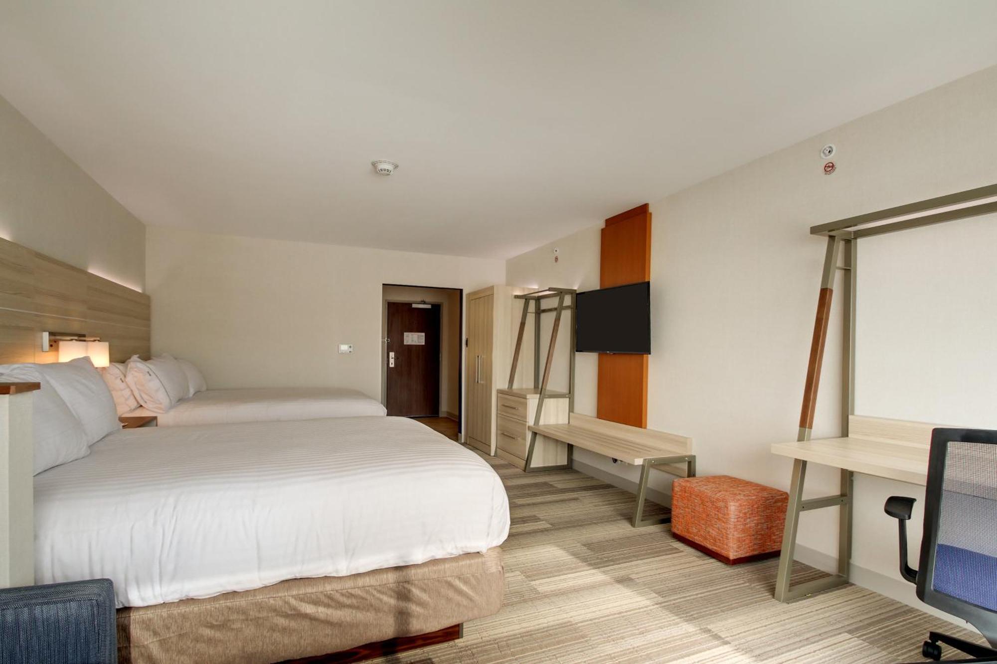 Holiday Inn Express & Suites Galesburg By Ihg Екстериор снимка
