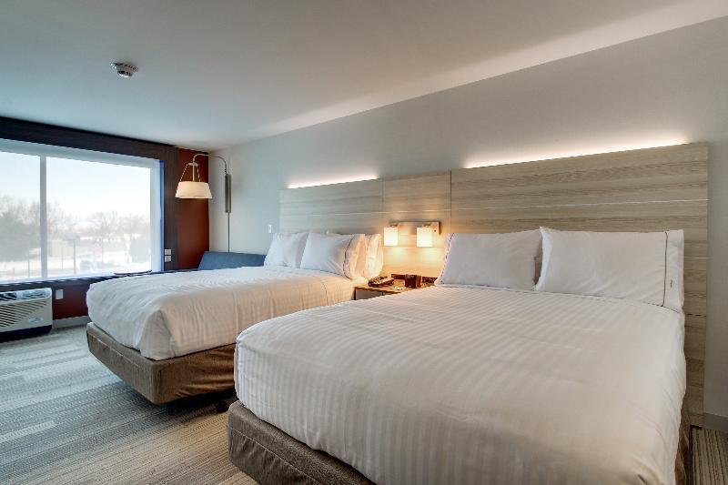 Holiday Inn Express & Suites Galesburg By Ihg Екстериор снимка