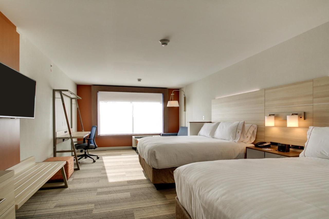 Holiday Inn Express & Suites Galesburg By Ihg Екстериор снимка